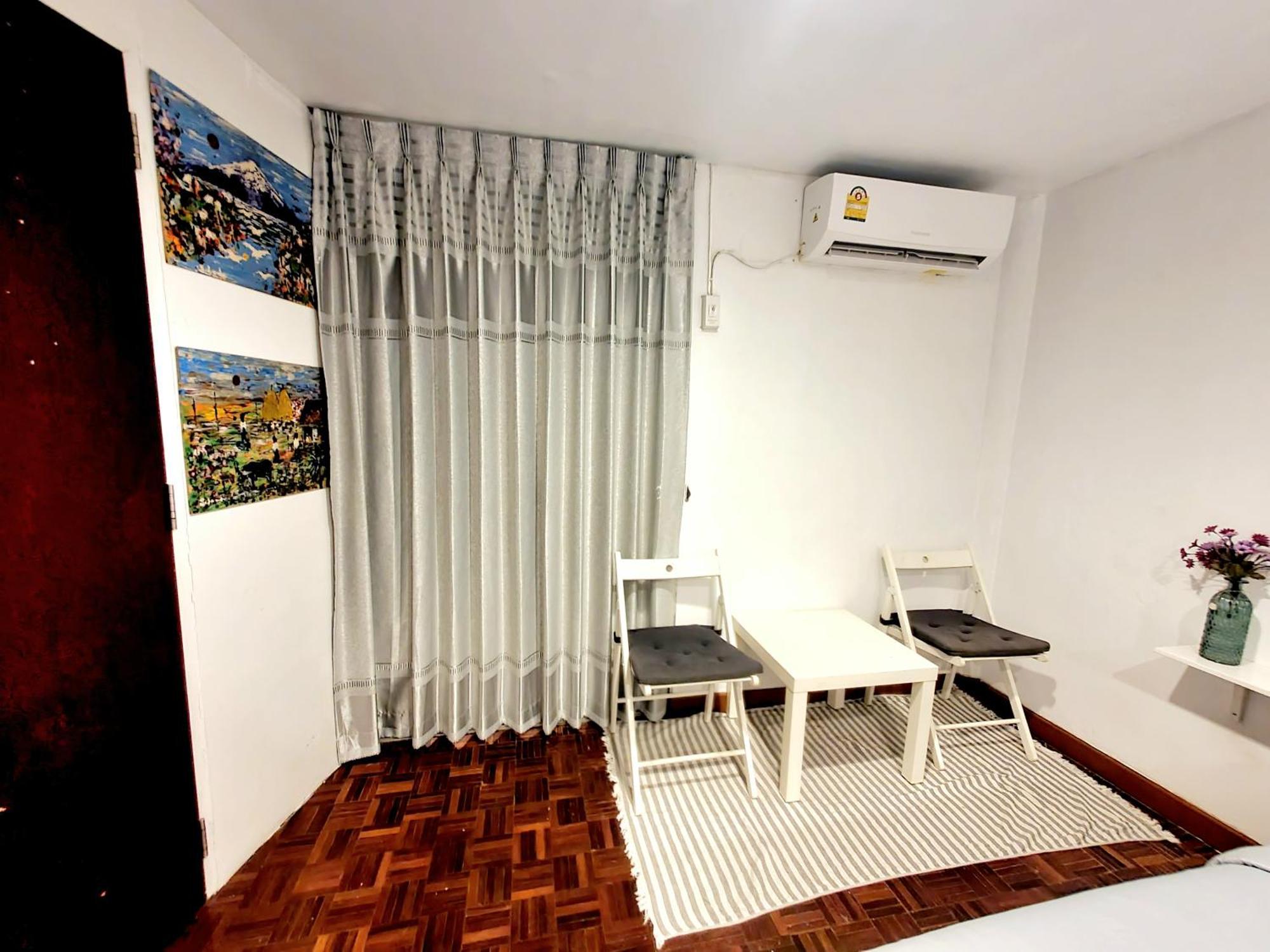 Home16 Sukhumvit16 Bangkok Exterior photo