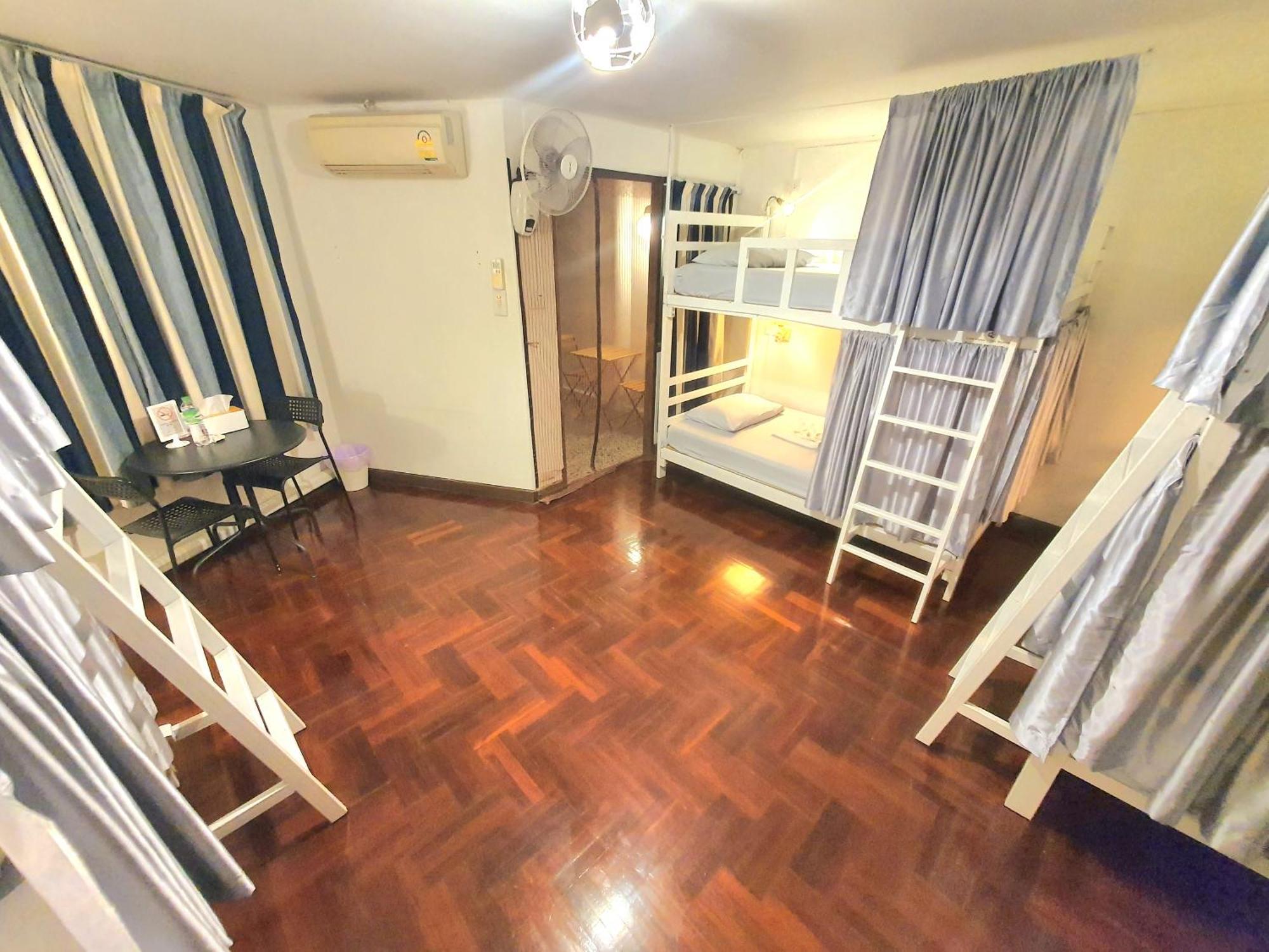 Home16 Sukhumvit16 Bangkok Exterior photo