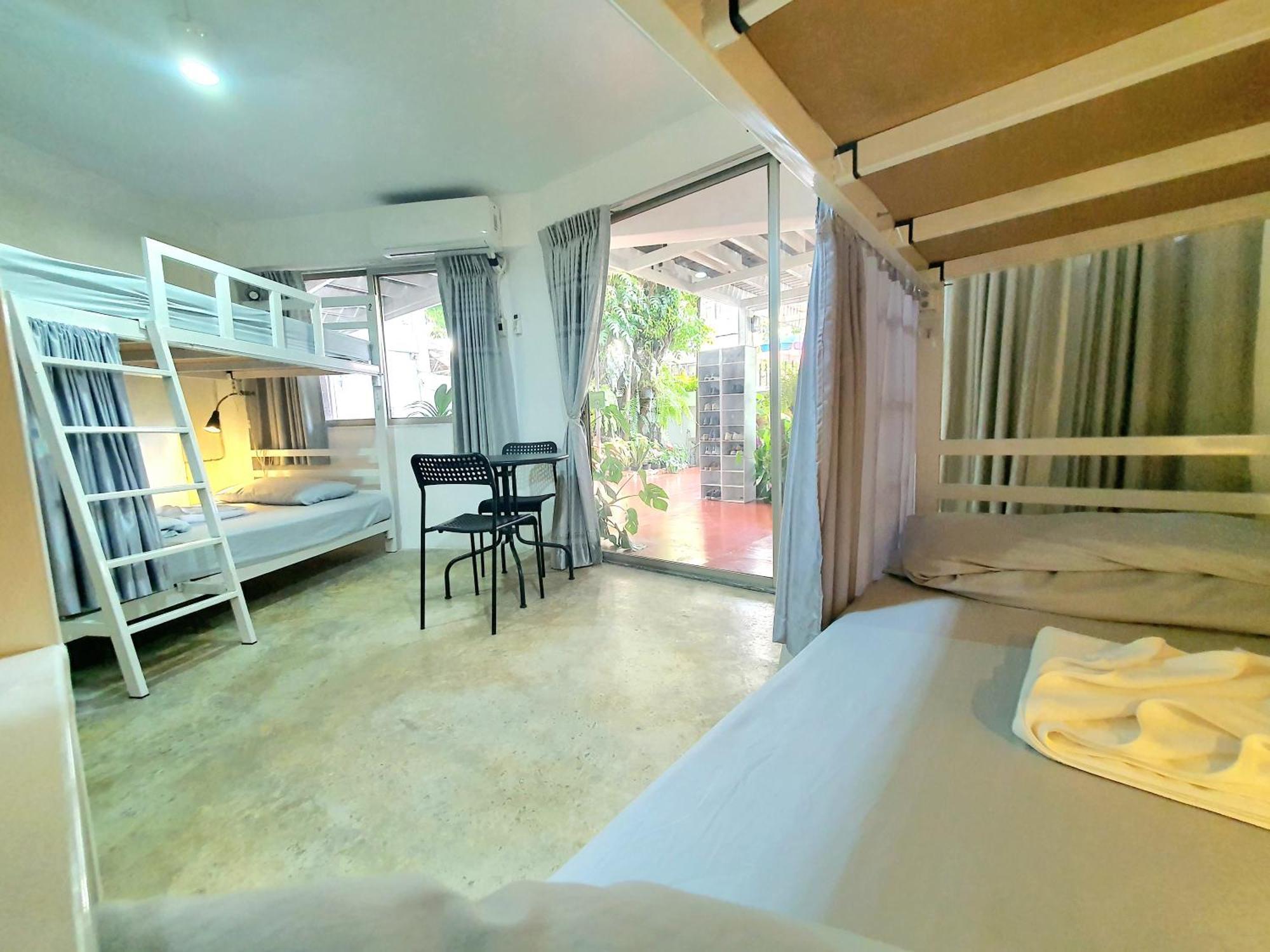 Home16 Sukhumvit16 Bangkok Exterior photo