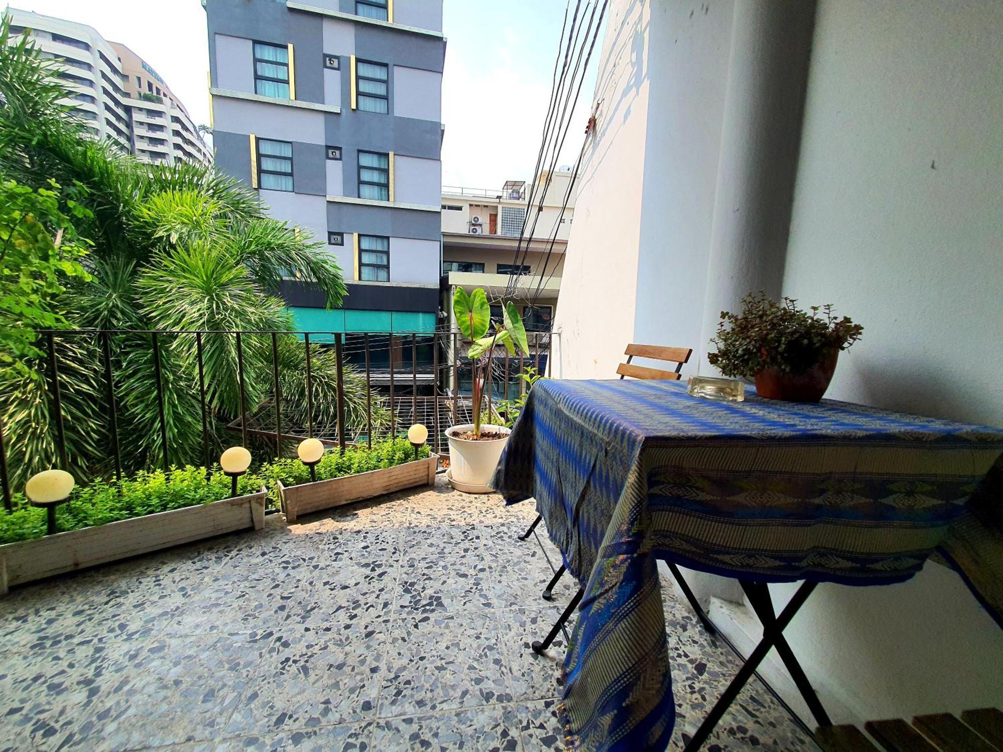 Home16 Sukhumvit16 Bangkok Exterior photo